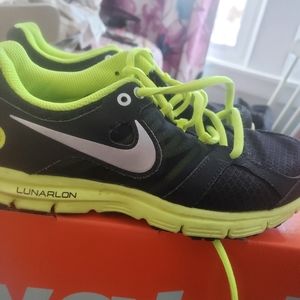 Nike boys shoes size 4y